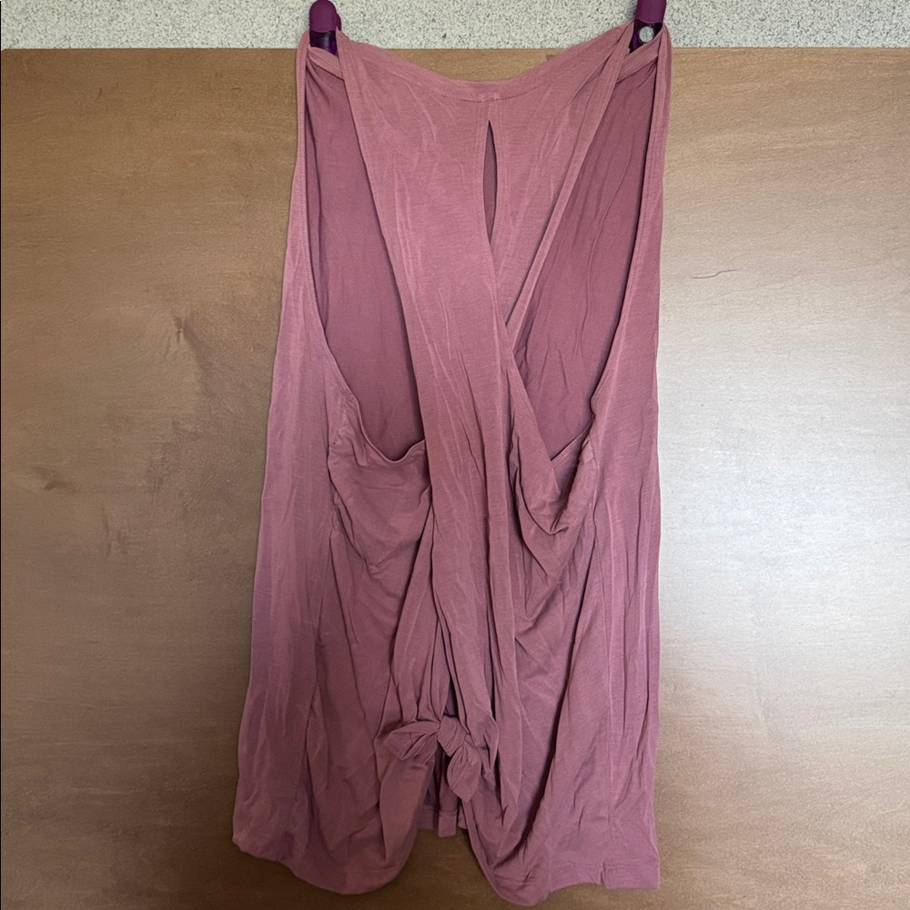 Victoria's Secret Dusty Rose Sleeveless Scoop Neck Tank - Picture 4 of 4